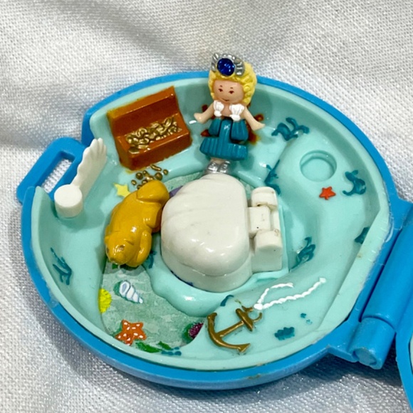 Vintage Polly Pocket 1992 Jeweled Sea COMPLETE Blue Gem Treasure - Picture 4 of 11